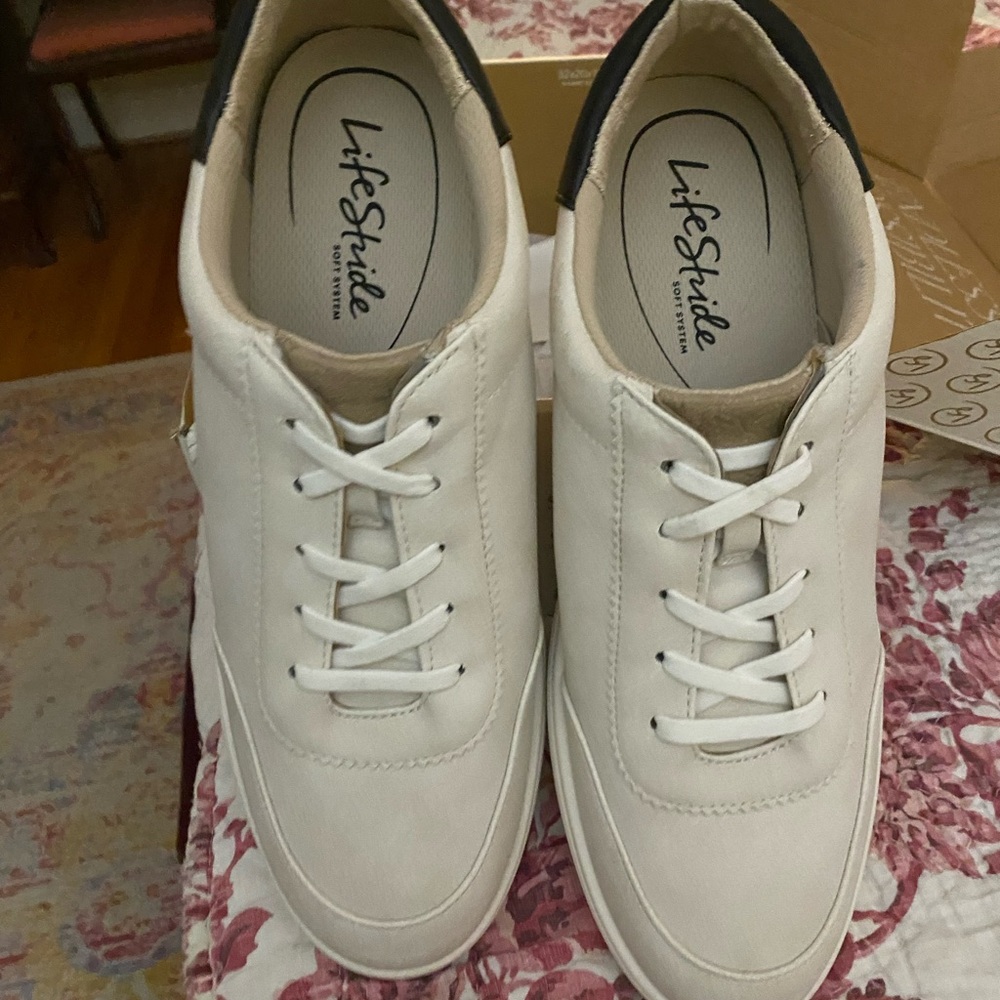 Life Stride women’s White Sneakers